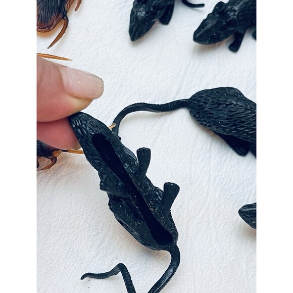 Halloween Lot Blow Mold Ghost String Lights + Skulls, Eyes, Mice, Roaches - Picture 7 of 10